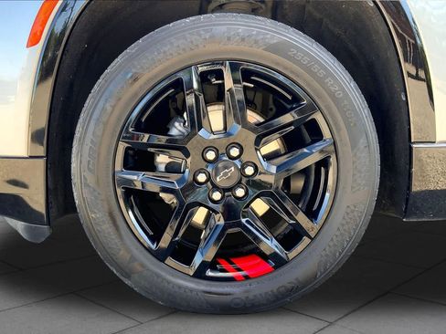Used 2023 Chevrolet Traverse Premier w/ Redline Edition FWD image 11