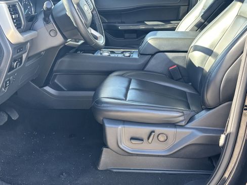 Used 2024 Ford Expedition Max XLT image 9