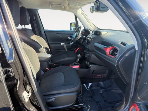 Used 2019 Jeep Renegade Trailhawk w/ Safety and Security Group image 19