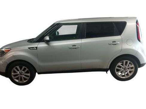 Used 2019 Kia Soul + FWD image 2