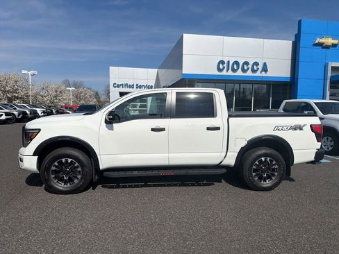 Used 2023 Nissan Titan PRO-4X w/ Pro-4x Convenience Package image 2