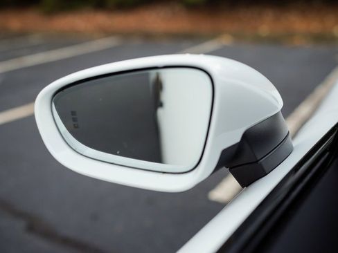 Used 2022 Porsche Taycan image 38