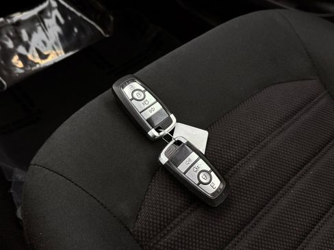 Used 2020 Ford Fusion SE FWD image 35