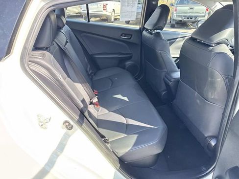 Used 2018 Toyota Prius Four Touring w/ Premium Convenience Package image 11