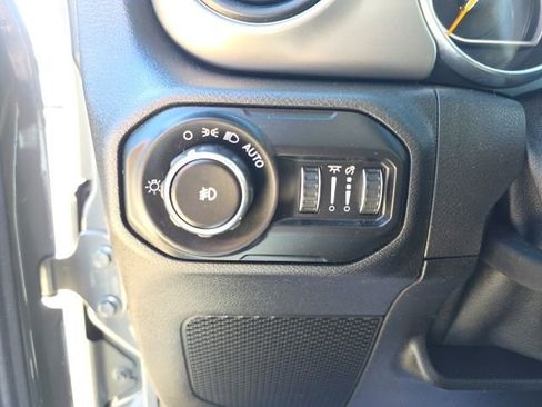 Used 2021 Jeep Wrangler Unlimited Sport AWD/4WD image 13