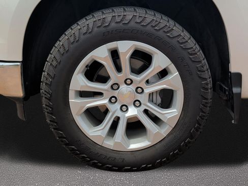 Used 2022 Chevrolet Silverado 1500 LTZ AWD/4WD image 7