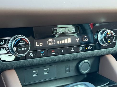 New 2026 Mitsubishi Outlander SEL image 23