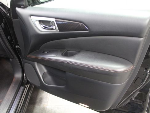 Used 2019 Nissan Pathfinder SL image 30