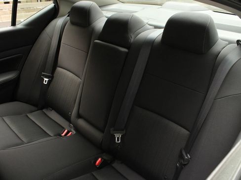 Used 2025 Nissan Altima 2.5 SV FWD image 18