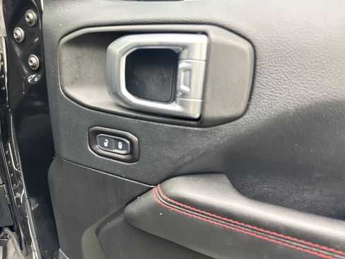 Used 2018 Jeep Wrangler Unlimited Rubicon AWD/4WD image 48
