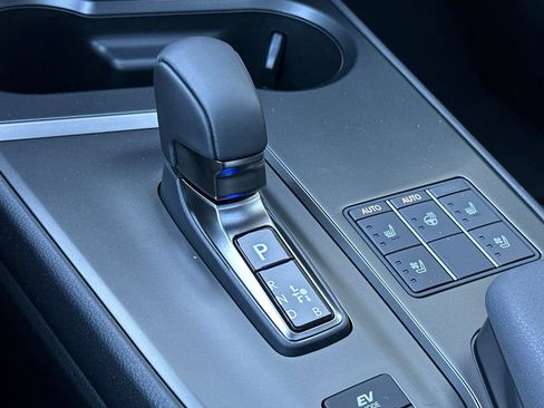 New 2025 Lexus UX 300h AWD image 17