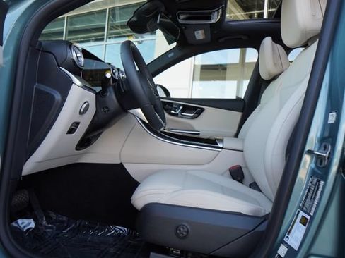Used 2026 Mercedes-Benz GLC 300 image 28