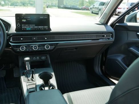 Used 2022 Honda Civic Touring image 23