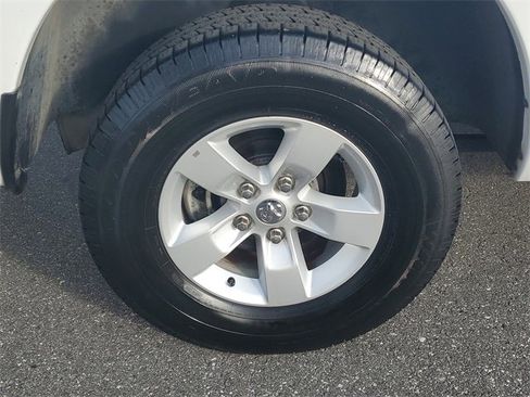 Used 2021 RAM 1500 Classic SLT image 5