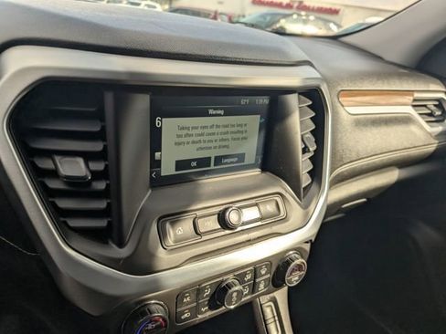 Used 2018 GMC Acadia SLE image 19