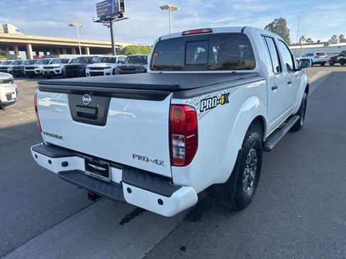 Used 2019 Nissan Frontier PRO-4X image 6