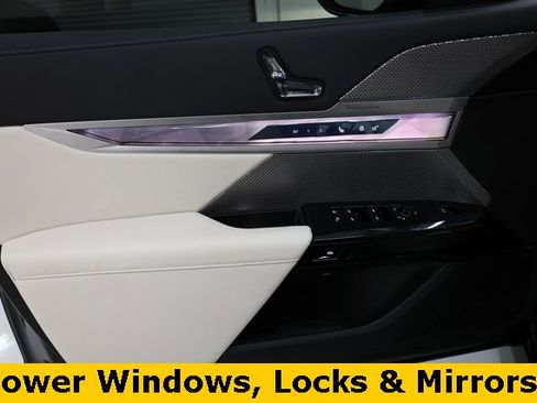 Used 2024 BMW 760i xDrive w/ Executive Package image 54