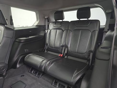 Used 2022 Jeep Grand Cherokee L Limited image 39