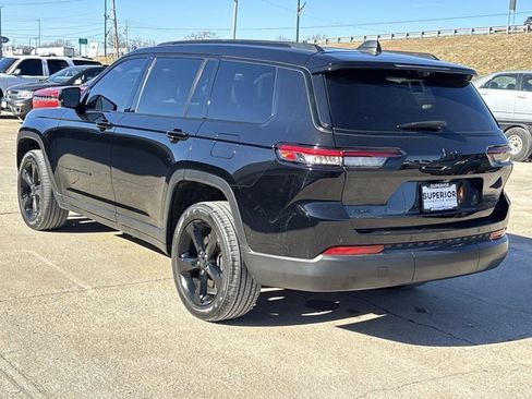 Used 2024 Jeep Grand Cherokee L Limited w/ Luxury Tech Group II image 8