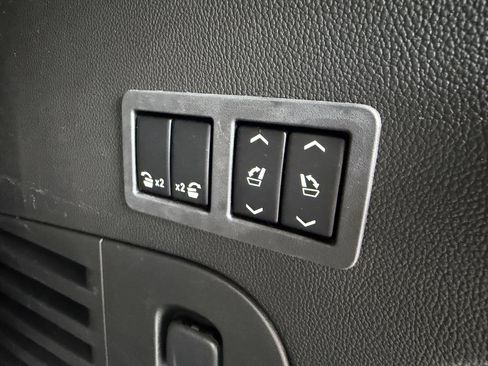 Used 2015 Chevrolet Tahoe LTZ AWD/4WD image 39