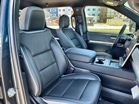 New 2026 GMC Sierra EV Elevation image 32