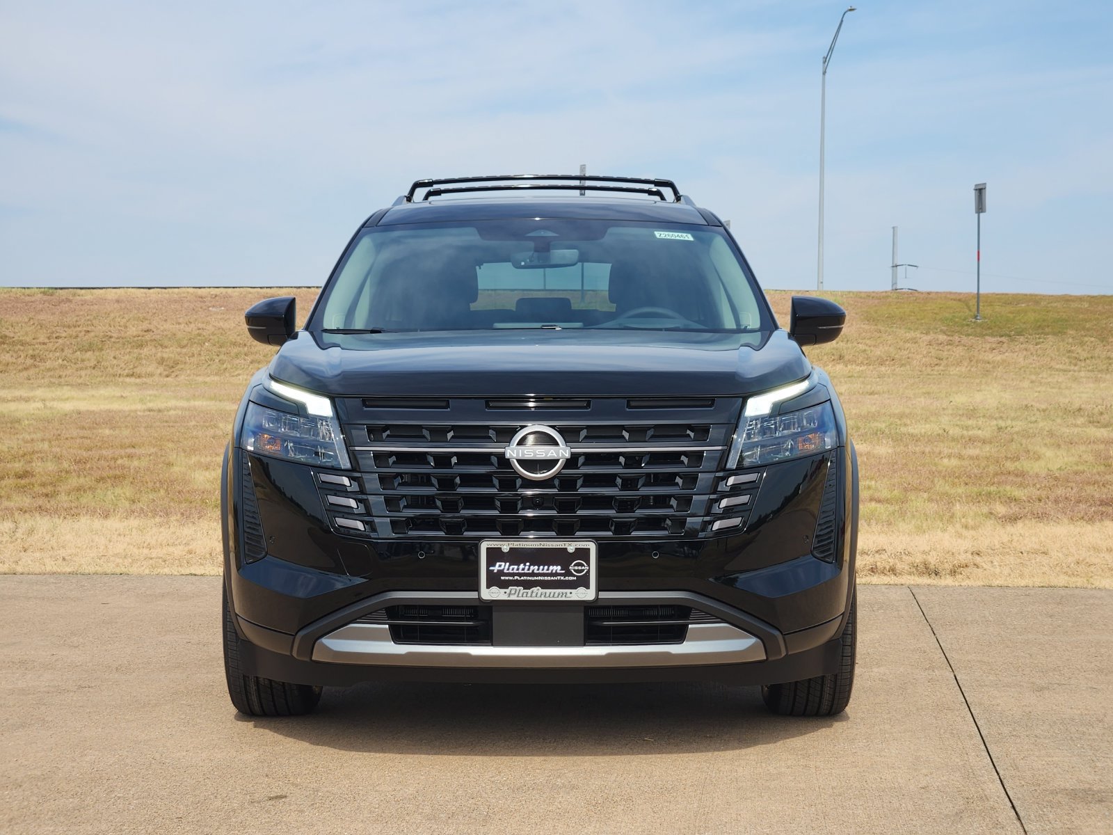 New 2026 Nissan Pathfinder Platinum FWD image 6