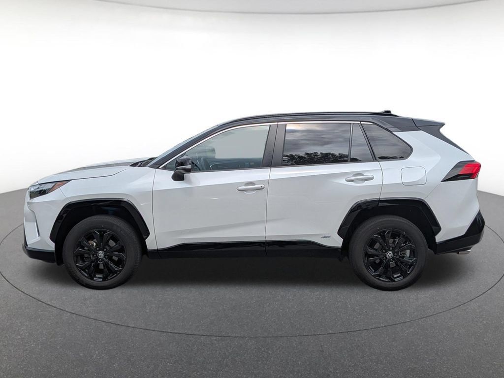 Used 2023 Toyota RAV4 XSE AWD/4WD image 3