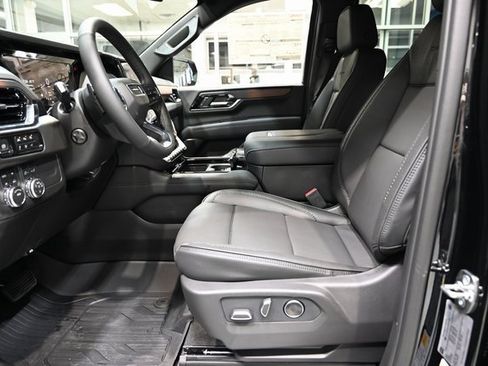 New 2026 GMC Yukon XL Denali image 9