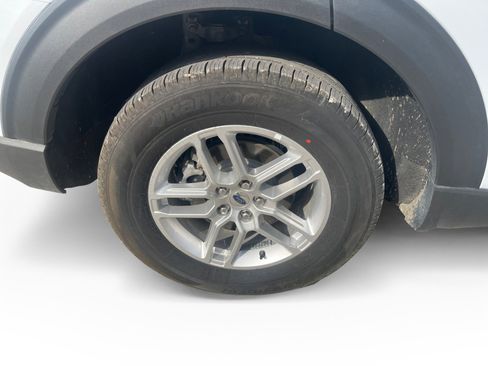 Used 2025 Ford Explorer Active image 16