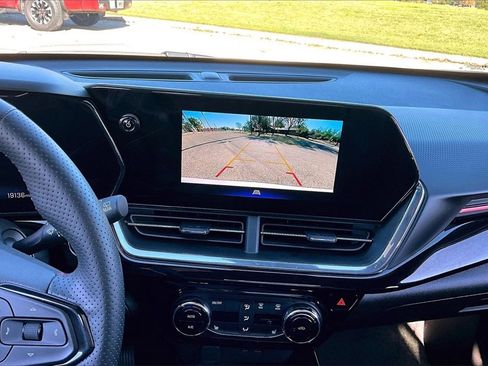 Used 2025 Chevrolet Trax RS w/ Driver Confidence Package image 23