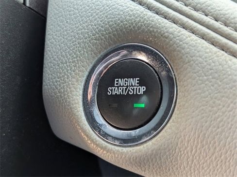 Used 2019 Chevrolet Cruze Premier image 19