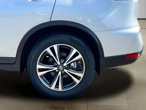 Used 2019 Nissan Rogue SV w/ Premium Package FWD image 37