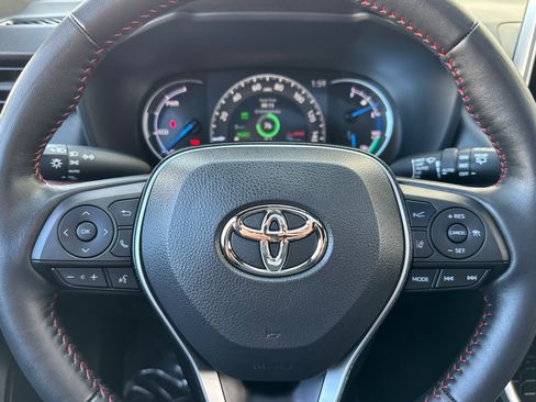 Used 2024 Toyota RAV4 SE w/ Weather & Moonroof Package image 23