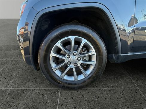 Used 2016 Jeep Grand Cherokee Limited RWD image 15