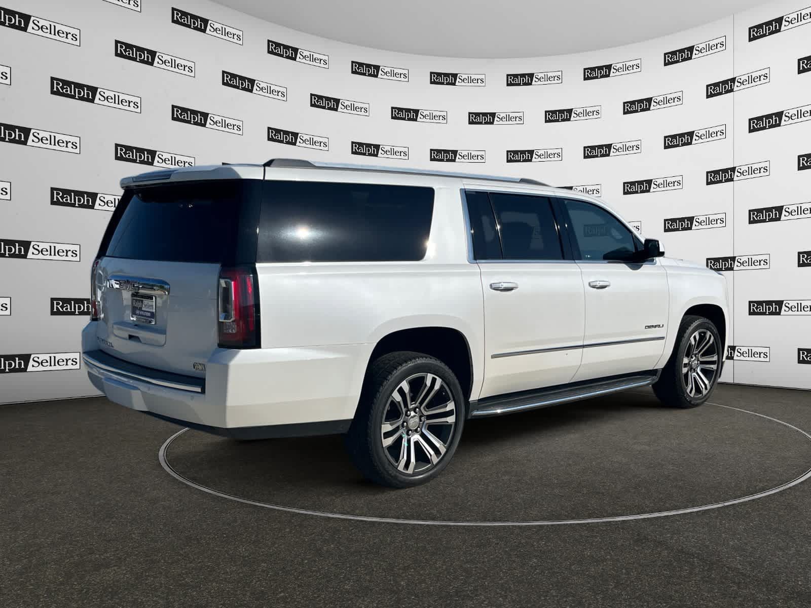 Used 2019 GMC Yukon XL Denali w/ Open Road Package RWD image 3