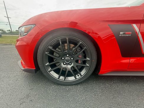 Used 2017 Ford Mustang GT Premium w/ GT Performance Package image 10