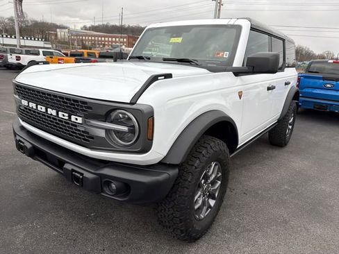 New 2025 Ford Bronco Badlands image 10