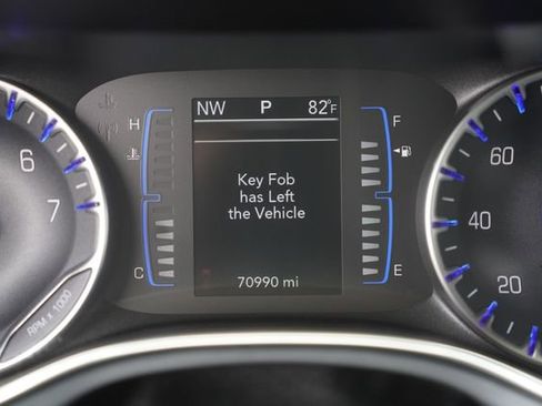 Used 2019 Chrysler Pacifica Touring Plus w/ S Appearance Package FWD image 28