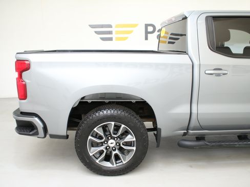 Used 2023 Chevrolet Silverado 1500 RST w/ Z71 Off-Road Package AWD/4WD image 12