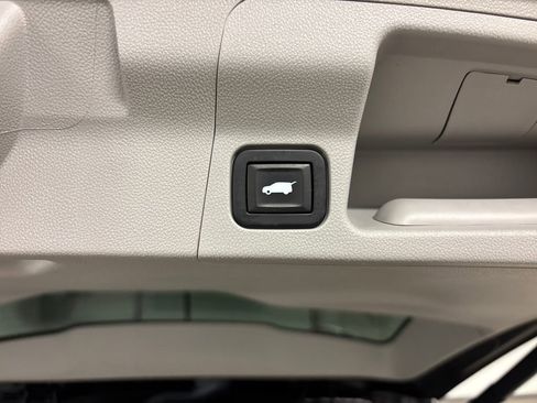 Certified 2019 GMC Acadia SLT image 15