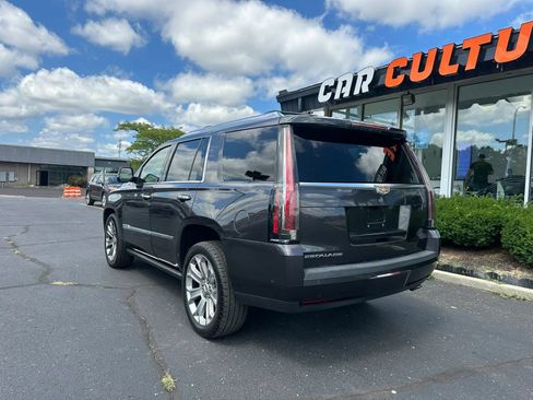 Used 2017 Cadillac Escalade Platinum AWD/4WD image 6