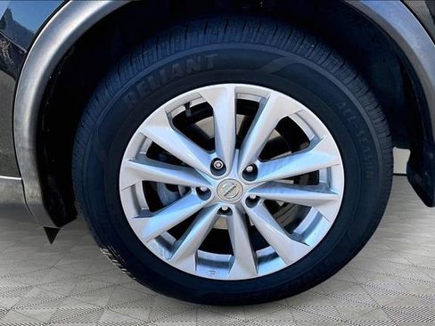 Used 2017 Nissan Rogue Sport SV w/ SV Premium Package image 22