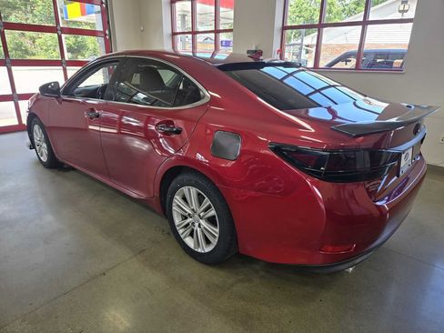 Used 2013 Lexus ES 350 w/ Luxury Pkg FWD image 4