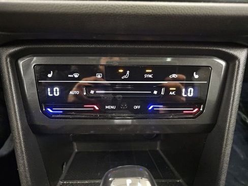 Used 2023 Volkswagen Tiguan SE R-Line image 24