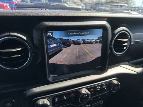 Used 2021 Jeep Gladiator Overland w/ Popular Equipment Package image 17