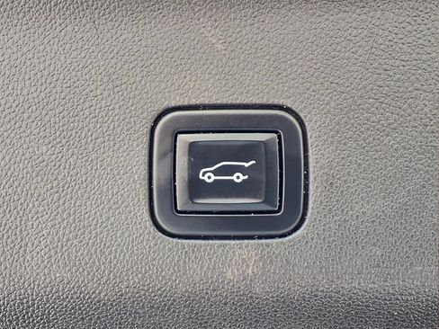 Certified 2022 Chevrolet Tahoe LT w/ LT Signature Plus Package AWD/4WD image 35