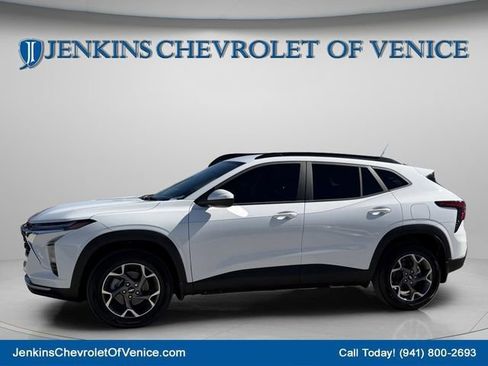 New 2026 Chevrolet Trax LT w/ Driver Confidence Package FWD image 10