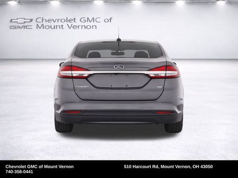 Used 2017 Ford Fusion SE w/ Fusion SE Technology Package FWD image 8