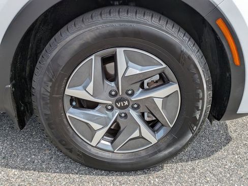 Used 2021 Kia Sorento EX FWD image 11