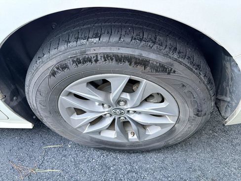 Used 2021 Toyota Sienna XLE FWD image 10